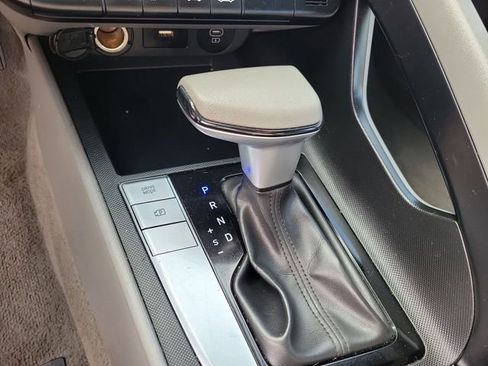 Used 2024 Hyundai Elantra SEL FWD image 23