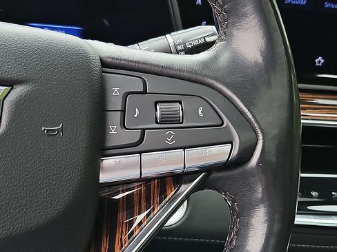 Used 2024 Cadillac Escalade ESV Premium Luxury AWD/4WD image 23