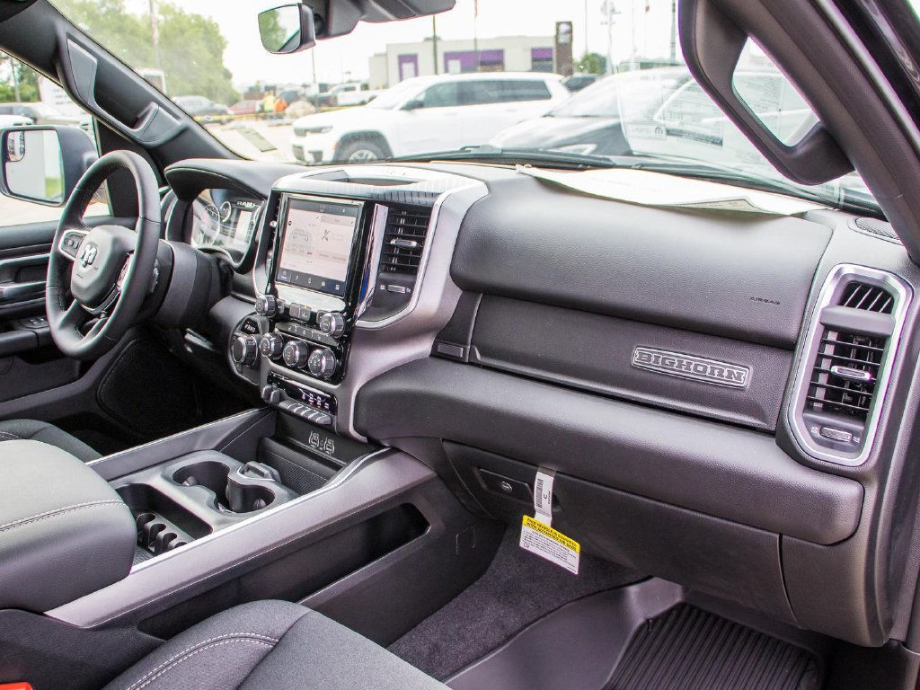 Used 2025 RAM 1500 Big Horn AWD/4WD image 17