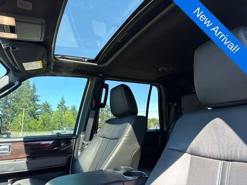 Used 2016 Lincoln Navigator Reserve AWD/4WD image 11