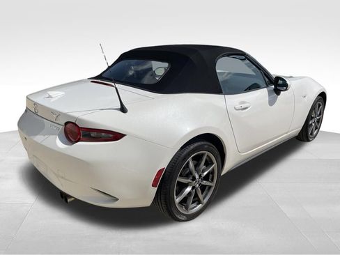 Used 2022 MAZDA MX-5 Miata Grand Touring RWD image 5