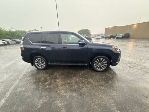 Used 2022 Lexus GX 460 Luxury w/ Accessory Package AWD/4WD image 31