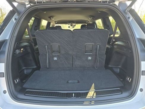 Used 2023 Jeep Grand Cherokee L Laredo image 33