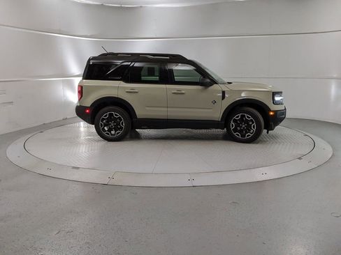 New 2025 Ford Bronco Sport Outer Banks image 2