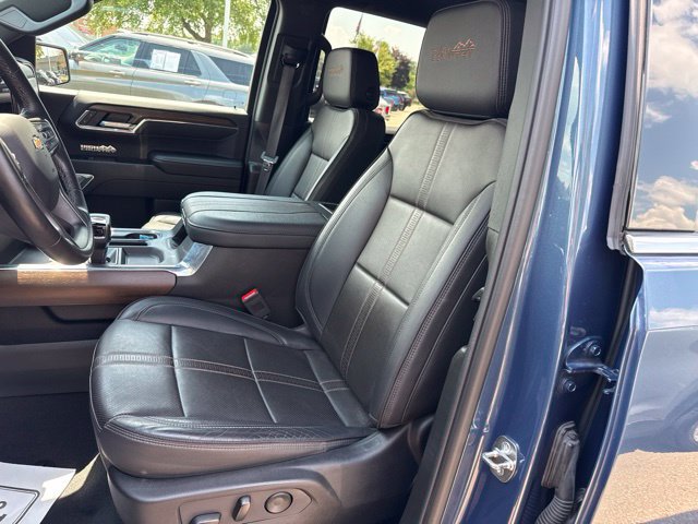 Used 2024 Chevrolet Silverado 1500 High Country w/ Z71 Off-Road Package AWD/4WD image 18