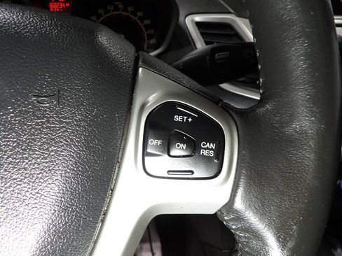 Used 2013 Ford Fiesta SE image 16