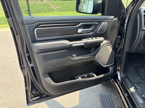 Used 2022 RAM 1500 Laramie AWD/4WD image 15