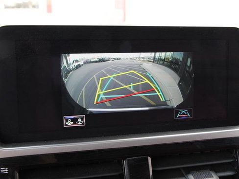 Used 2023 Lexus GX 460 Premium w/ Premium Package image 18