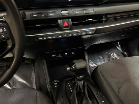 Used 2025 Kia K4 FWD image 32