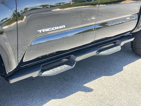 Used 2020 Toyota Tacoma SR5 image 10