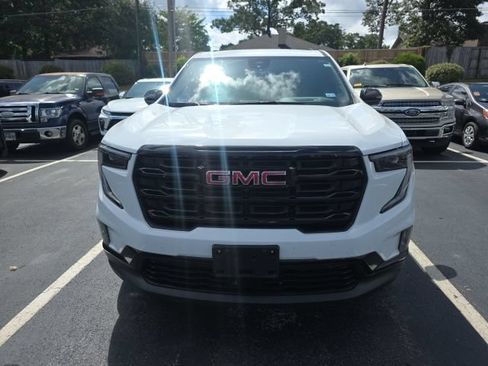 Used 2024 GMC Acadia Elevation w/ Black Edition FWD image 2