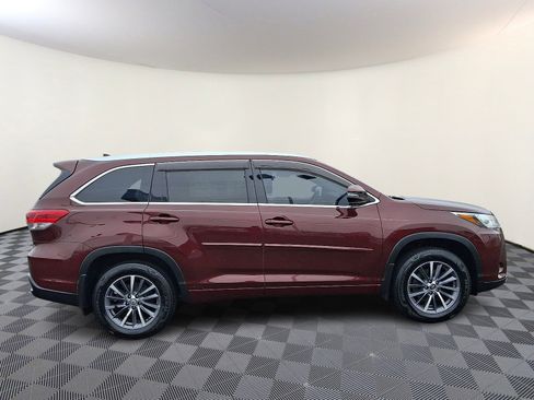 Used 2018 Toyota Highlander XLE w/ Protection Package #3 image 8