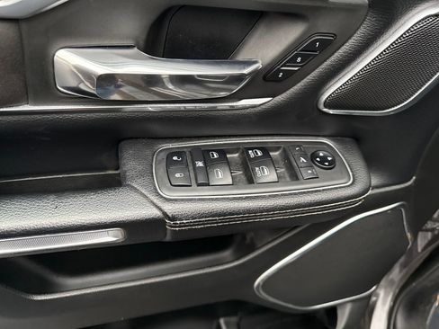 Used 2019 RAM 1500 Laramie image 11