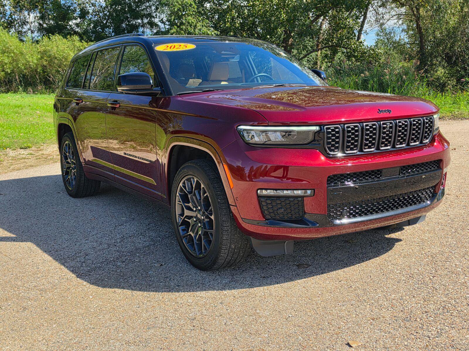Used 2025 Jeep Grand Cherokee L Summit AWD/4WD image 22