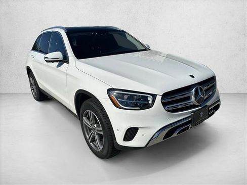 Used 2021 Mercedes-Benz GLC 300 4MATIC image 3
