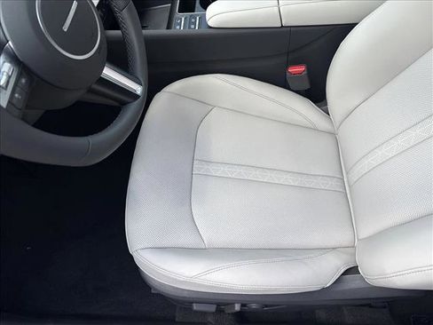 Used 2025 Hyundai Sonata Limited image 4