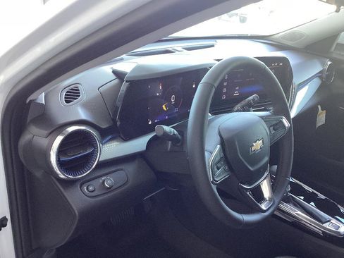 New 2026 Chevrolet Trax LT w/ LT Convenience Package FWD image 9