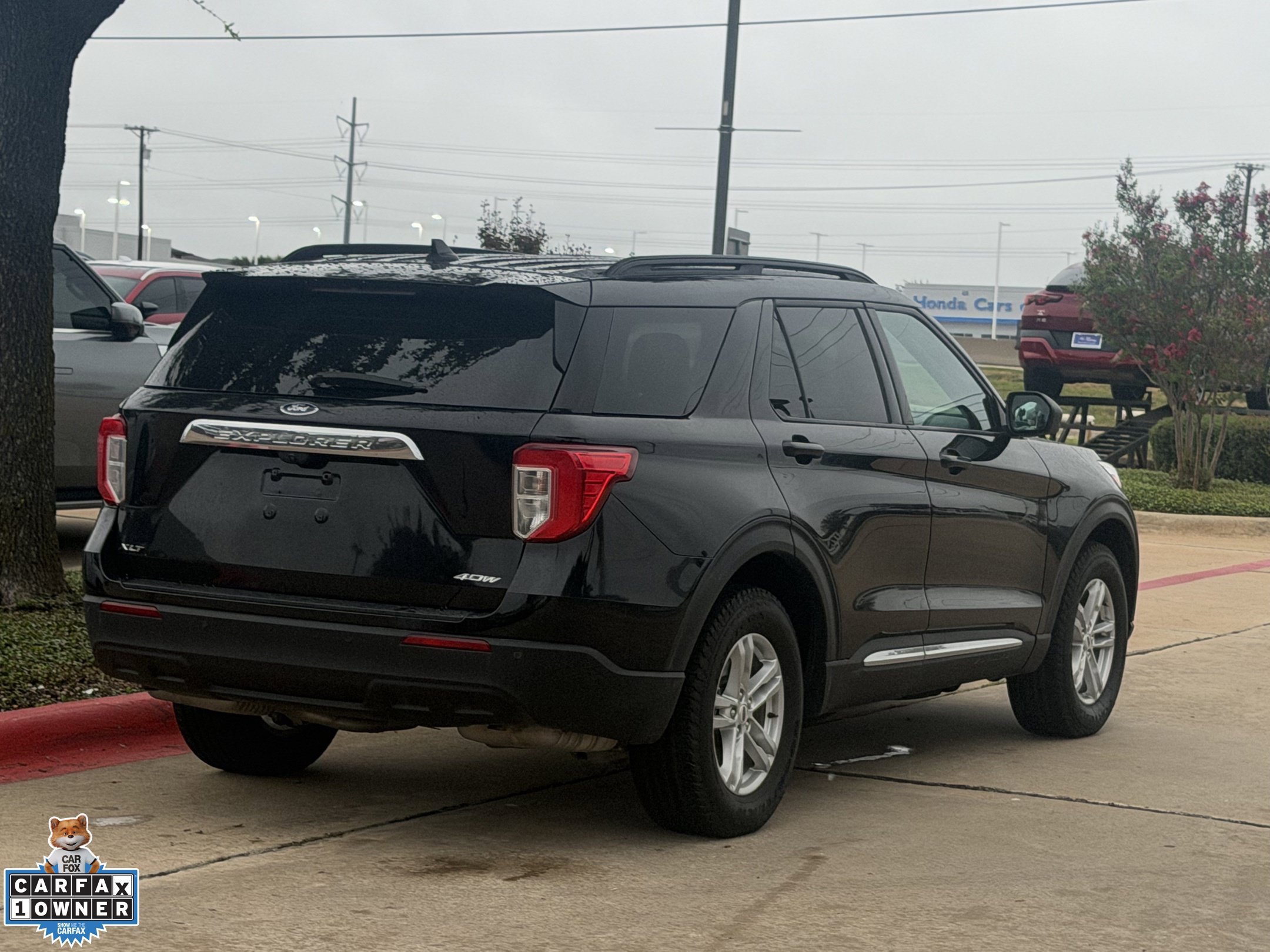 Used 2023 Ford Explorer XLT AWD/4WD image 4