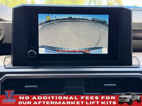Used 2025 Toyota 4Runner SR5 AWD/4WD image 39