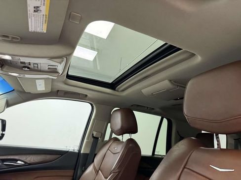 Used 2018 Cadillac Escalade Premium Luxury AWD/4WD image 31