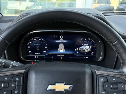 Used 2024 Chevrolet Suburban High Country AWD/4WD image 35