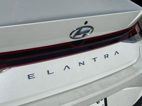 Used 2023 Hyundai Elantra SEL image 27