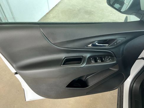 Used 2021 Chevrolet Equinox LT image 16