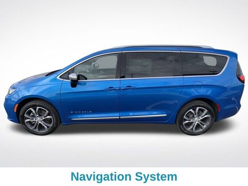 New 2026 Chrysler Pacifica Pinnacle image 3