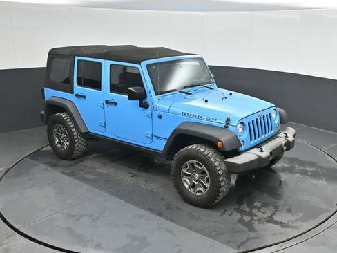 Used 2017 Jeep Wrangler Unlimited Rubicon w/ Connectivity Group image 38