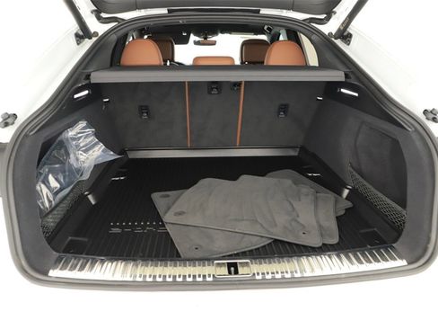 Used 2024 Audi Q8 e-tron Premium Plus image 29