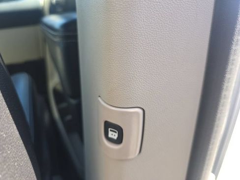 Used 2019 Dodge Grand Caravan SXT FWD image 27