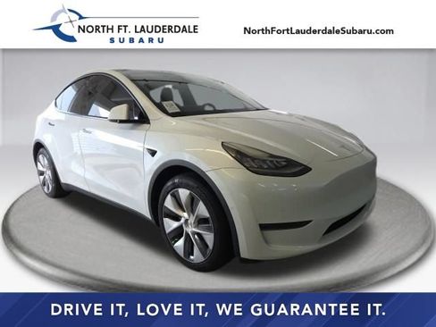 Used 2021 Tesla Model Y Long Range AWD/4WD image 1