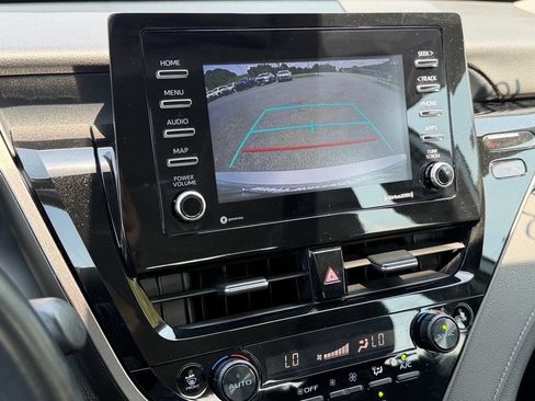 Used 2022 Toyota Camry SE FWD image 25