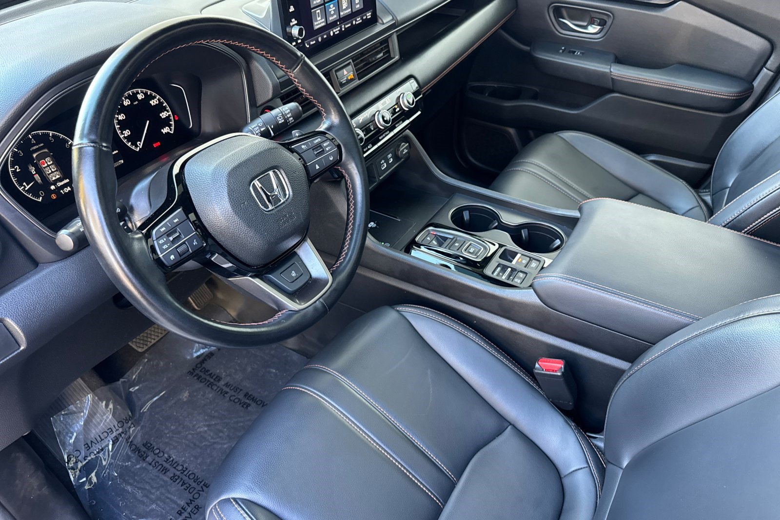 Used 2025 Honda Pilot TrailSport image 4
