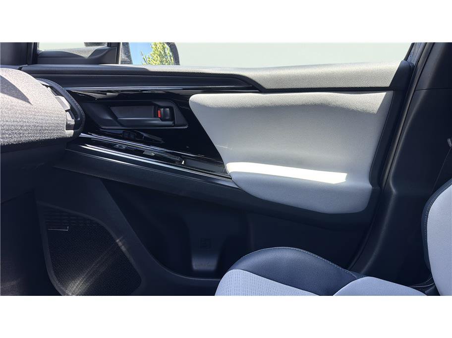 Used 2023 Subaru Solterra AWD image 30
