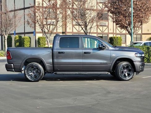 New 2026 RAM 1500 4x4 Crew Cab image 3