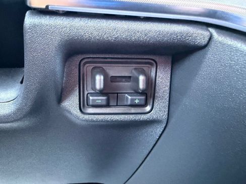 Used 2025 Ford Expedition Platinum w/ Driver's Package AWD/4WD image 25