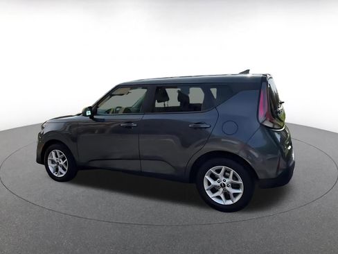 Used 2025 Kia Soul LX w/ LX Technology Package image 10