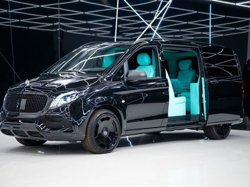 Used 2023 Mercedes-Benz Metris Passenger image 3