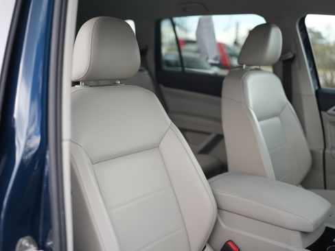 Certified 2022 Volkswagen Atlas SE w/ Black Wheel Package image 22