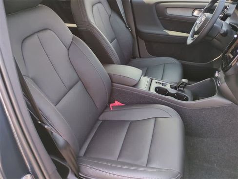 New 2026 Volvo XC40 B5 Core w/ Protection Package Premier image 21
