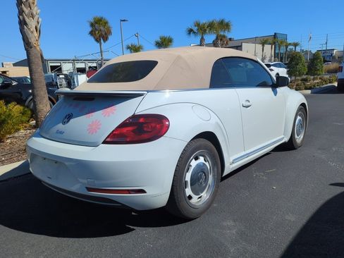 Used 2018 Volkswagen Beetle 2.0T S image 9