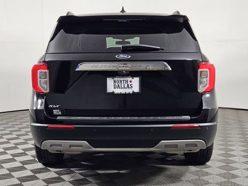 Used 2022 Ford Explorer XLT w/ Equipment Group 202A RWD image 4