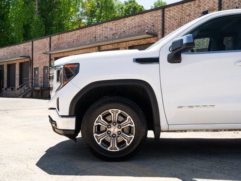 Used 2023 GMC Sierra 1500 SLE image 2