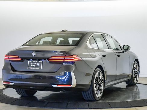 Used 2026 BMW 530i RWD image 5