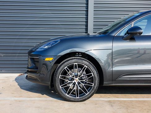 Certified 2026 Porsche Macan image 11