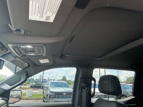 Used 2024 Chevrolet Silverado 1500 High Country w/ High Country Premium Package image 16