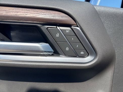 New 2026 GMC Sierra 1500 SLT w/ SLT Convenience Package image 14