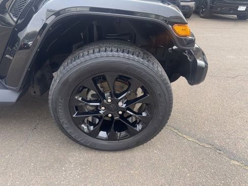 Used 2022 Jeep Gladiator Overland image 9