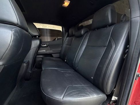 Used 2023 Toyota Tacoma TRD Off-Road w/ TRD Premium Off Road Package image 25